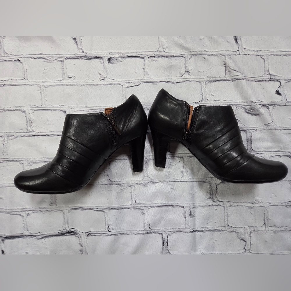Clarks High Heeled Shoes In Black 8 1/2M